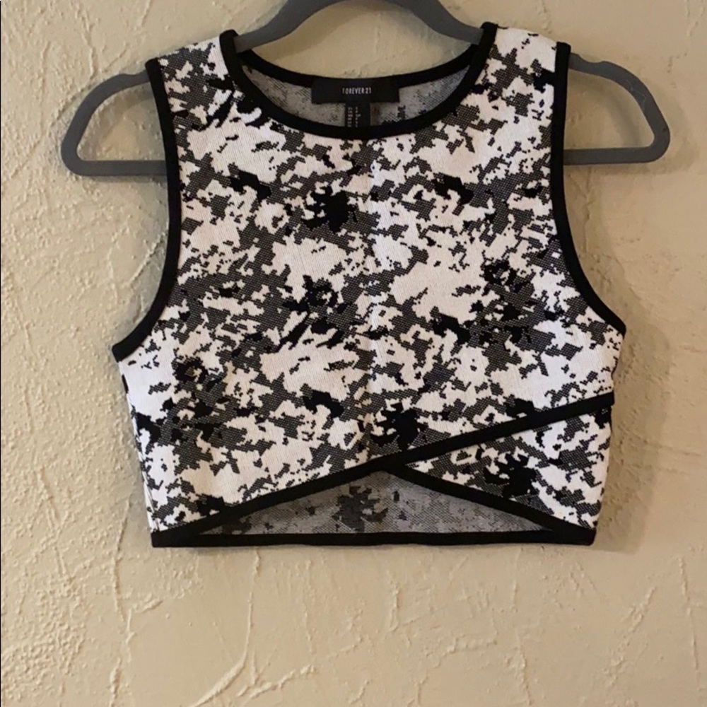 Crop top